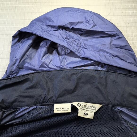 Columbia Packable Hooded Rain Jacket with Side Vents, Womens Size Medium - Picture 10 of 15